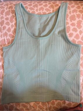 Lululemon Ebb to Street Cropped Tank size 6